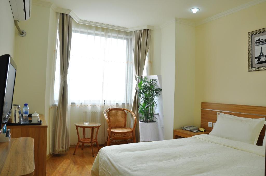 Super 8 Hotel Qingdao Railway Station Gui Zhou Road Esterno foto
