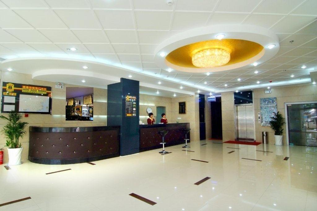 Super 8 Hotel Qingdao Railway Station Gui Zhou Road Esterno foto